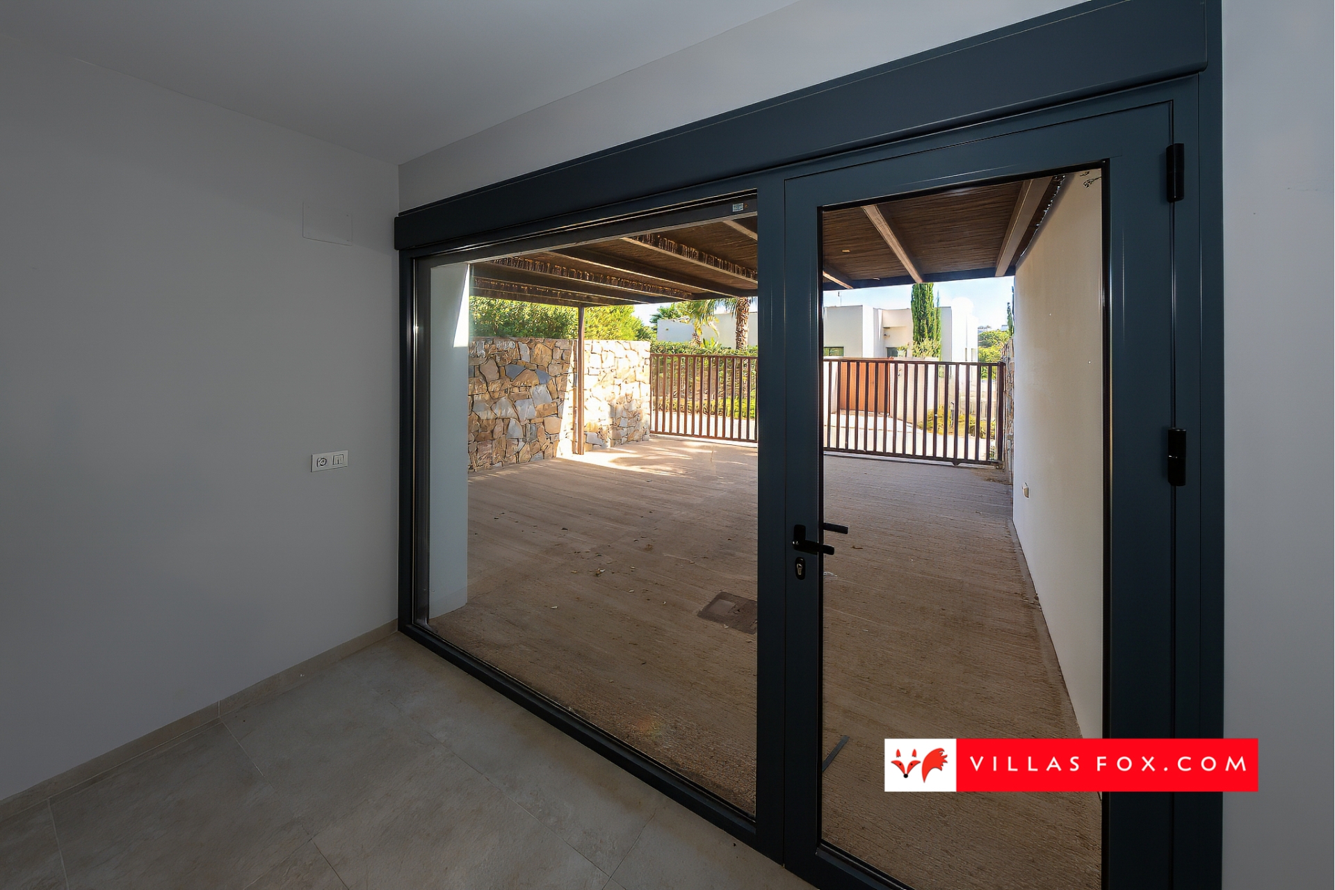 Продається розкішна вілла Las Colinas Country Club Golf Resort-251