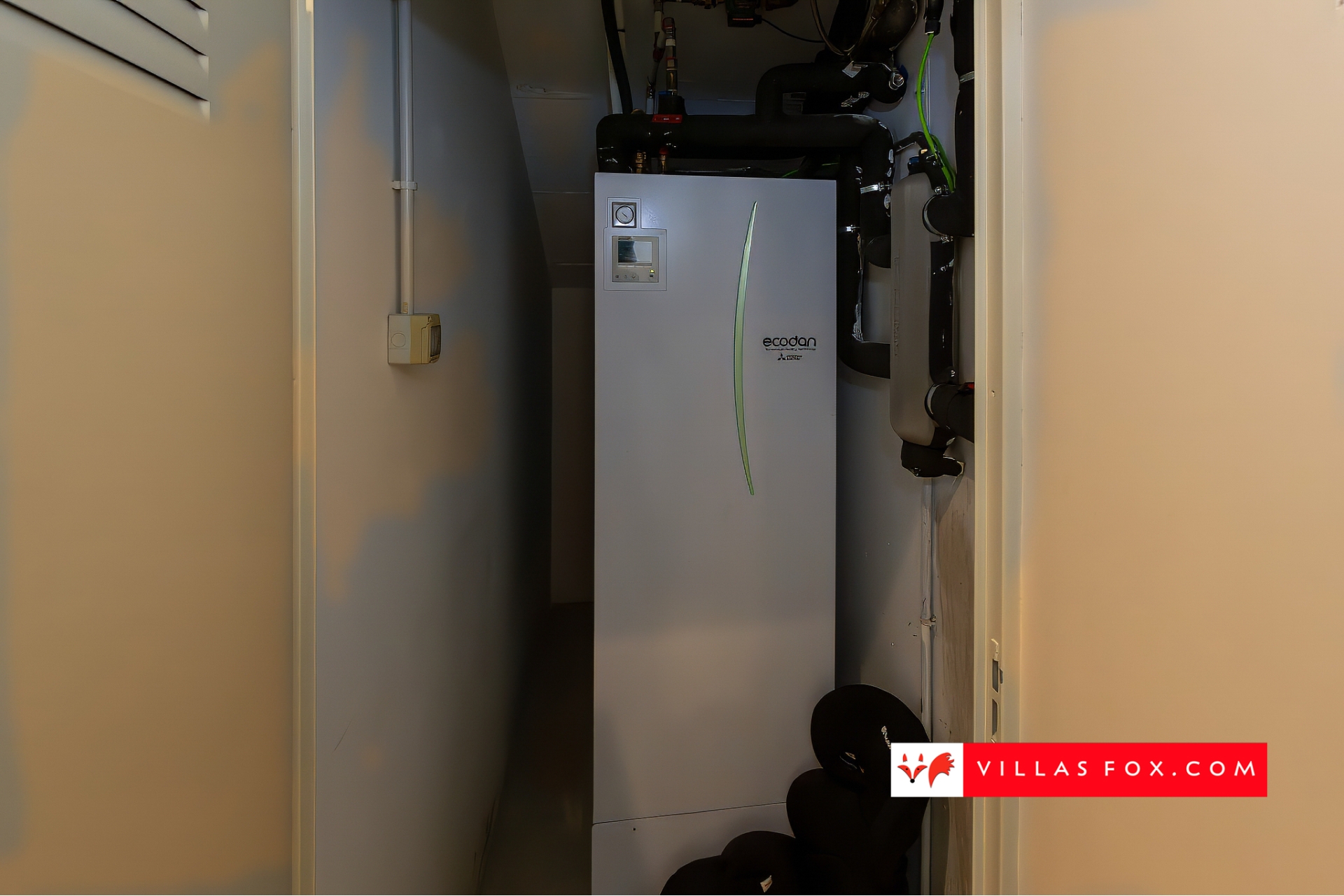 Продається розкішна вілла Las Colinas Country Club Golf Resort-252