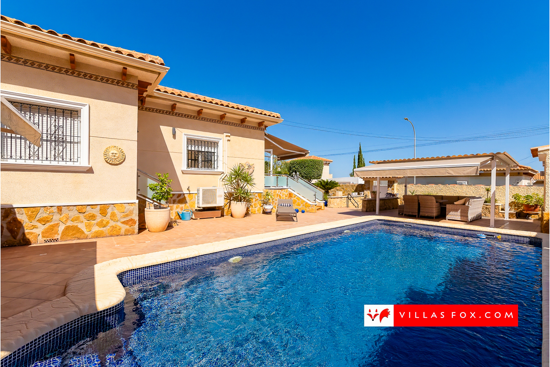 3-bedroom bungalow villa, Villas María with private pool, summer kitchen and carport