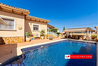 1546, 3-bedroom bungalow villa, Villas María with private pool, summer kitchen and carport