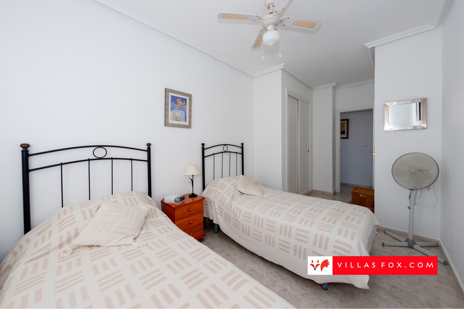 Apartament cu 3 dormitoare la ultimul etaj de vânzare în San Miguel de Salinas - 01