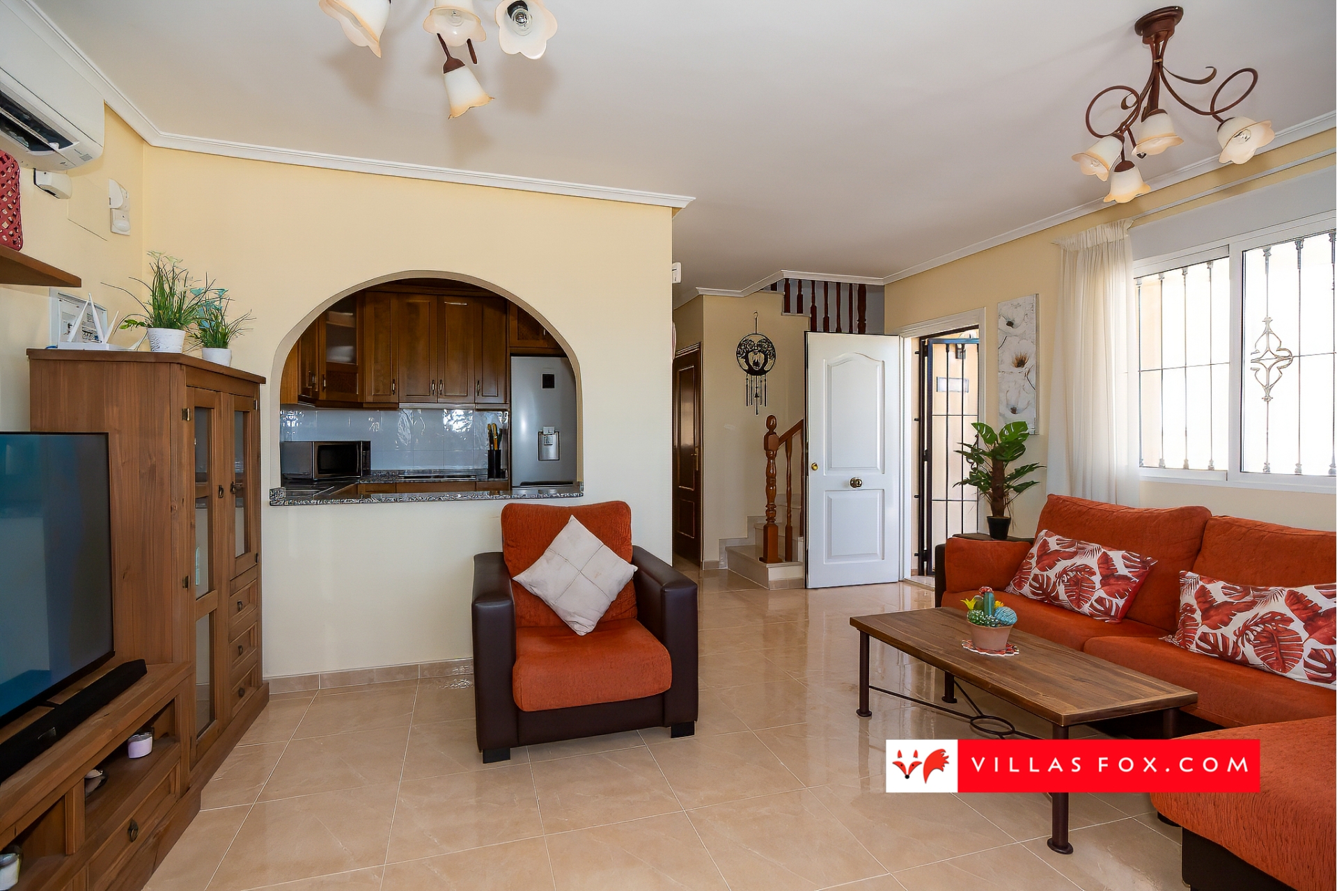 Продається окрема вілла Residencial Los Alcores San Miguel de Salinas-02