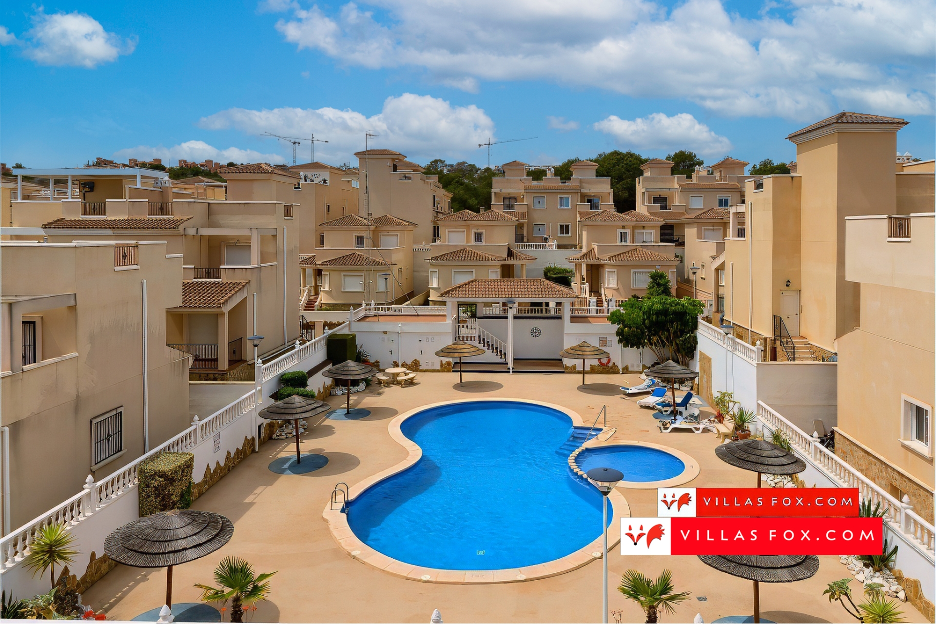 Продається окрема вілла Residencial Los Alcores San Miguel de Salinas-52