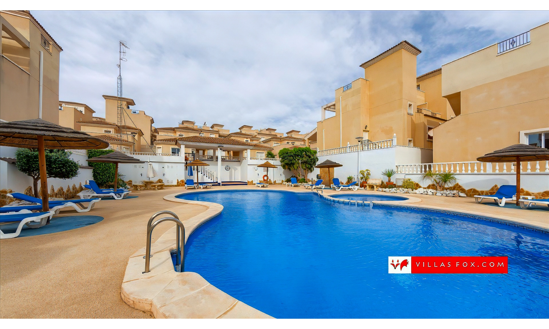 Продається окрема вілла Residencial Los Alcores San Miguel de Salinas-55