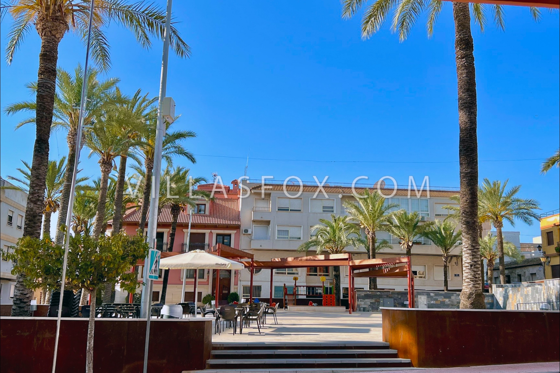 Kerkplein van San Miguel de Salinas, genomen vanaf JJ-bar