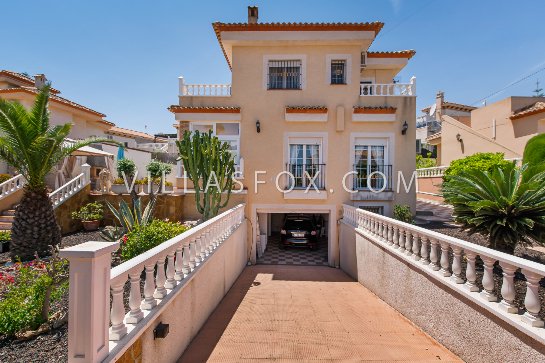 Torrestrella luxury villa for sale, 3-bedrooms, 3-bathrooms, Las Comunicaciones, private pool and garage, San Miguel de Salinas