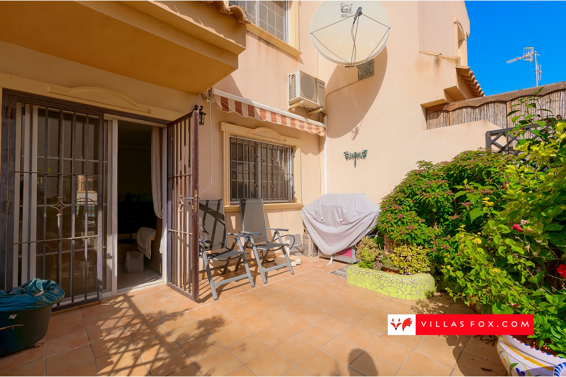 1563, 3-bedroom townhouse, Res. Flamencos, San Miguel de Salinas with large underbuild, pool