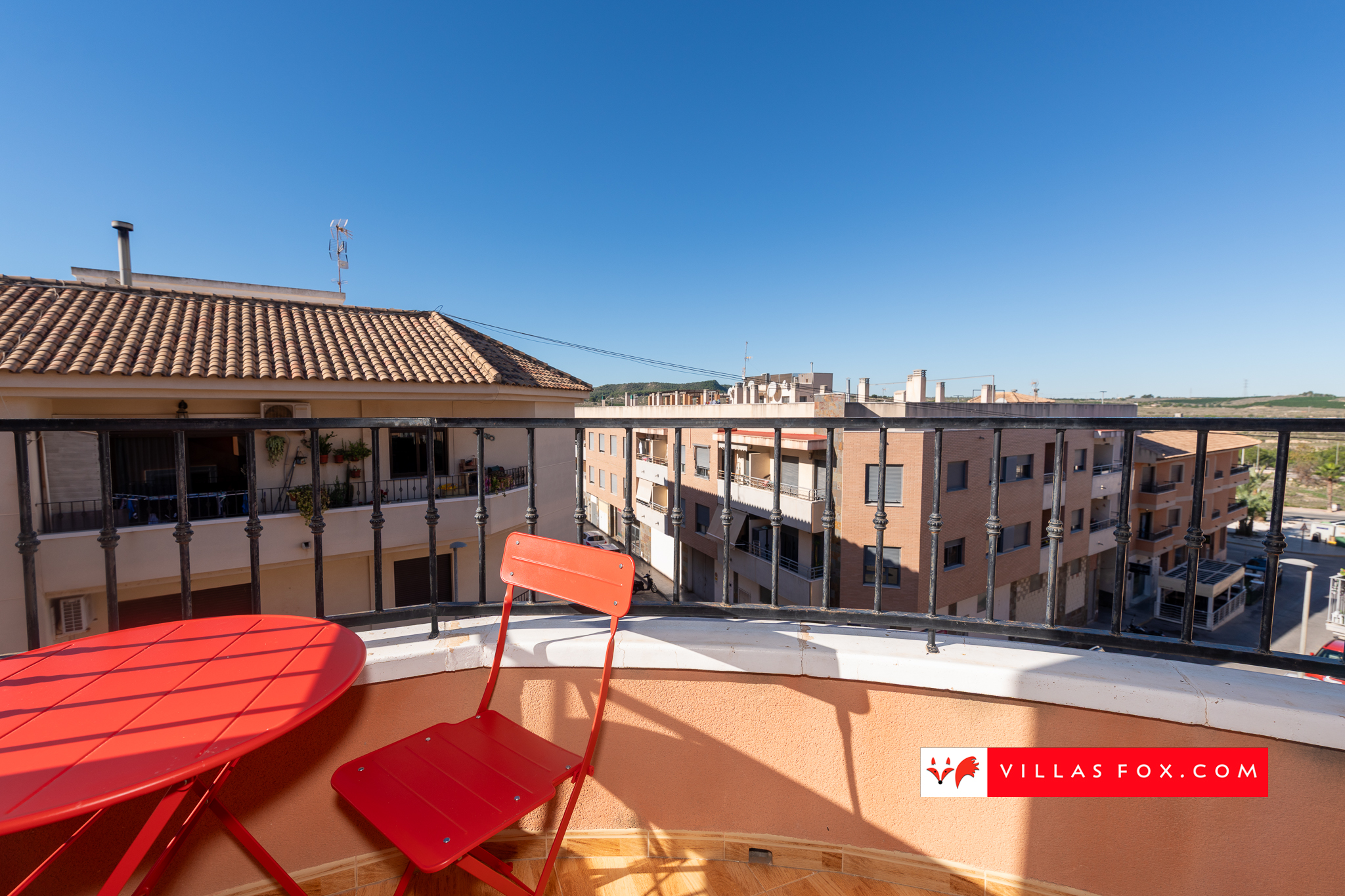 2-bedroom, top-floor apartment with private solarium, San Miguel de Salinas town centre