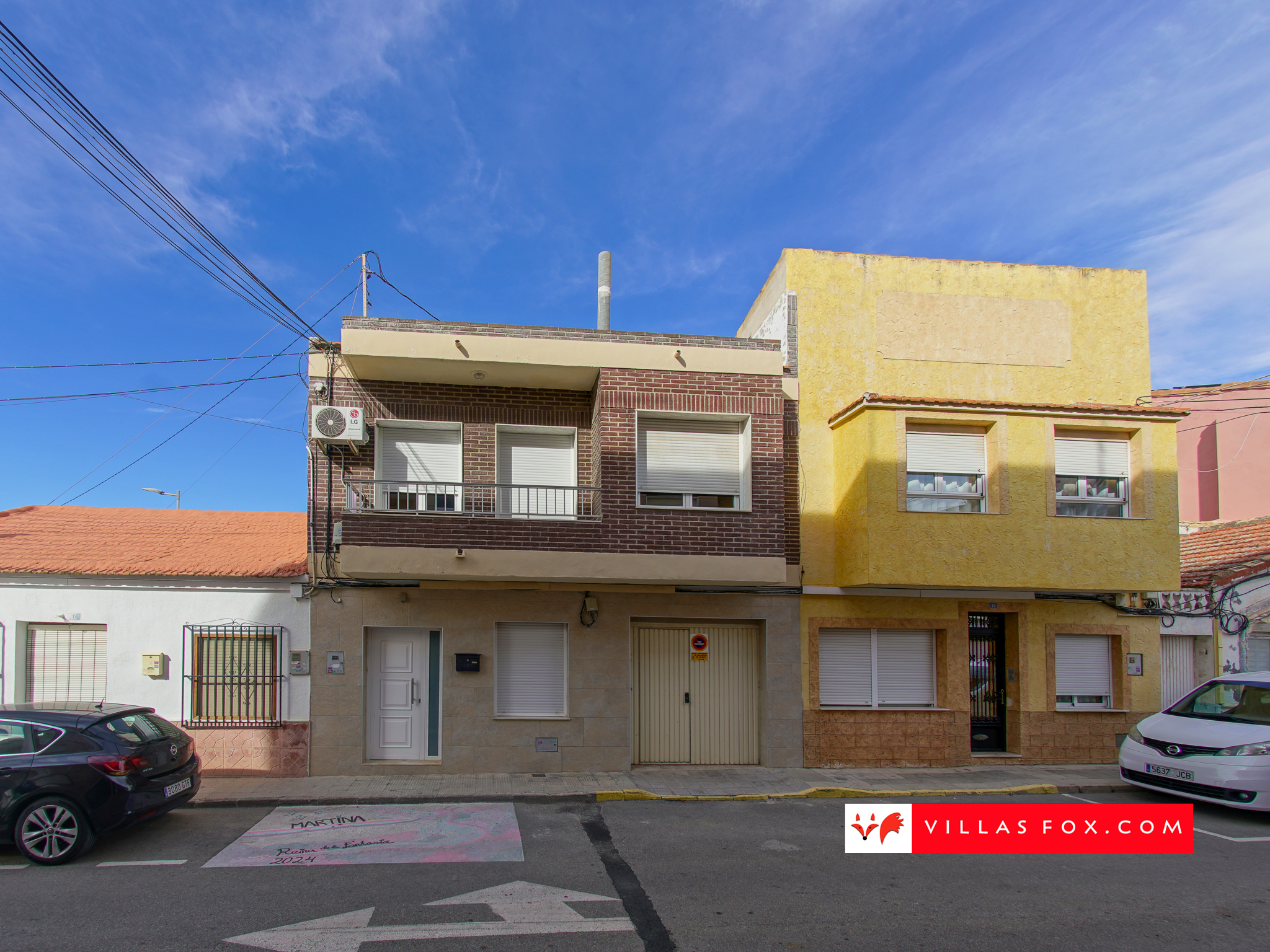 1574, 3-bedroom townhouse on 2 floors with patio, solarium and garage, San Miguel de Salinas town centre