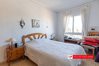 San Miguel town centre top-floor apartment with garage space-08