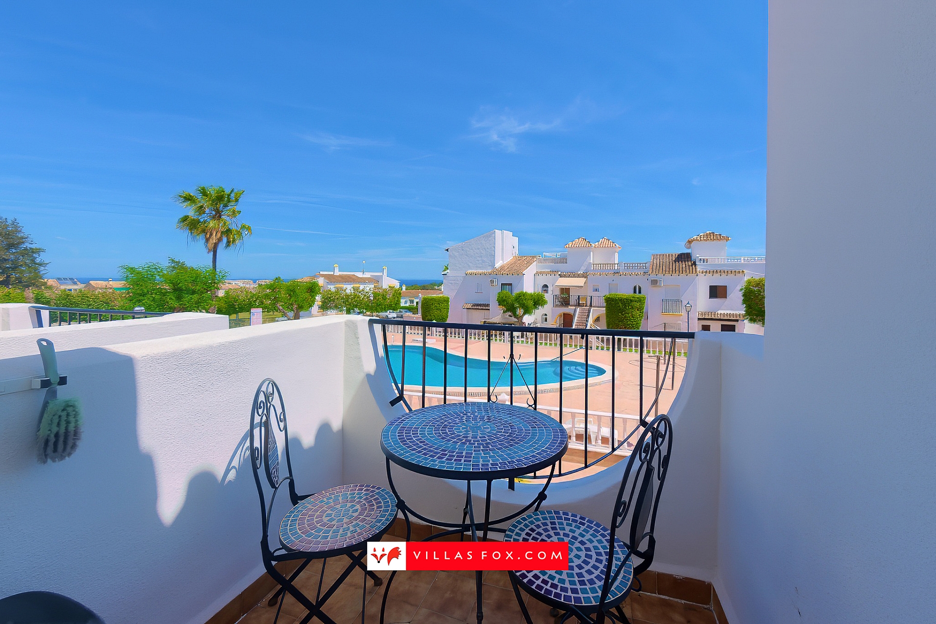 Mirador del Mediterraneo SE-facing top-floor apartment, views to pool, San Miguel de Salinas