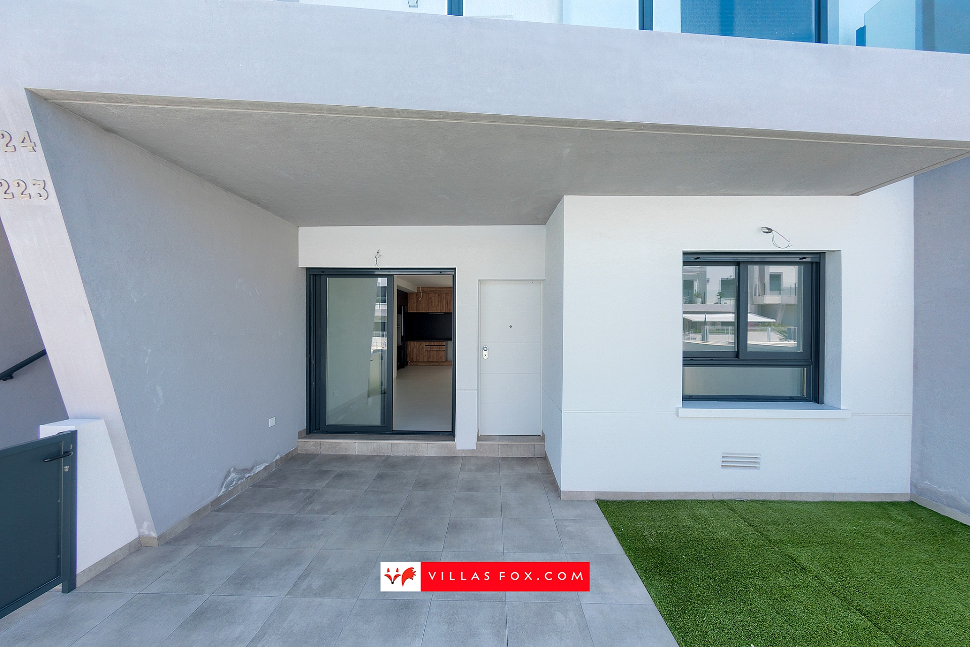 Saoco II resale apartment, stunning modern luxurious ground-floor apartment in San Miguel de Salinas!