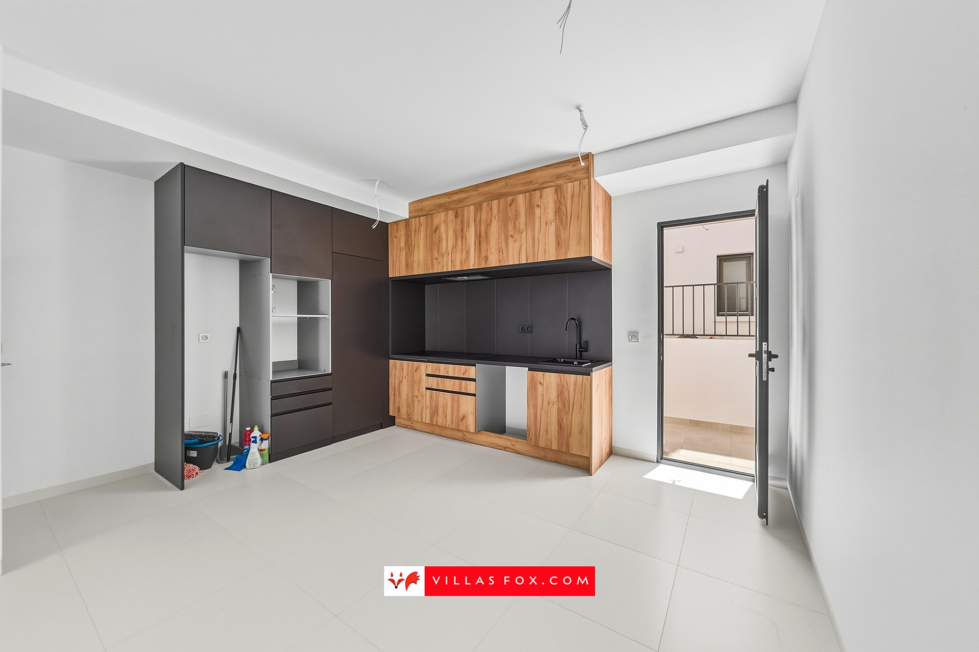 Saoco II resale apartment, stunning modern luxurious ground-floor apartment in San Miguel de Salinas!