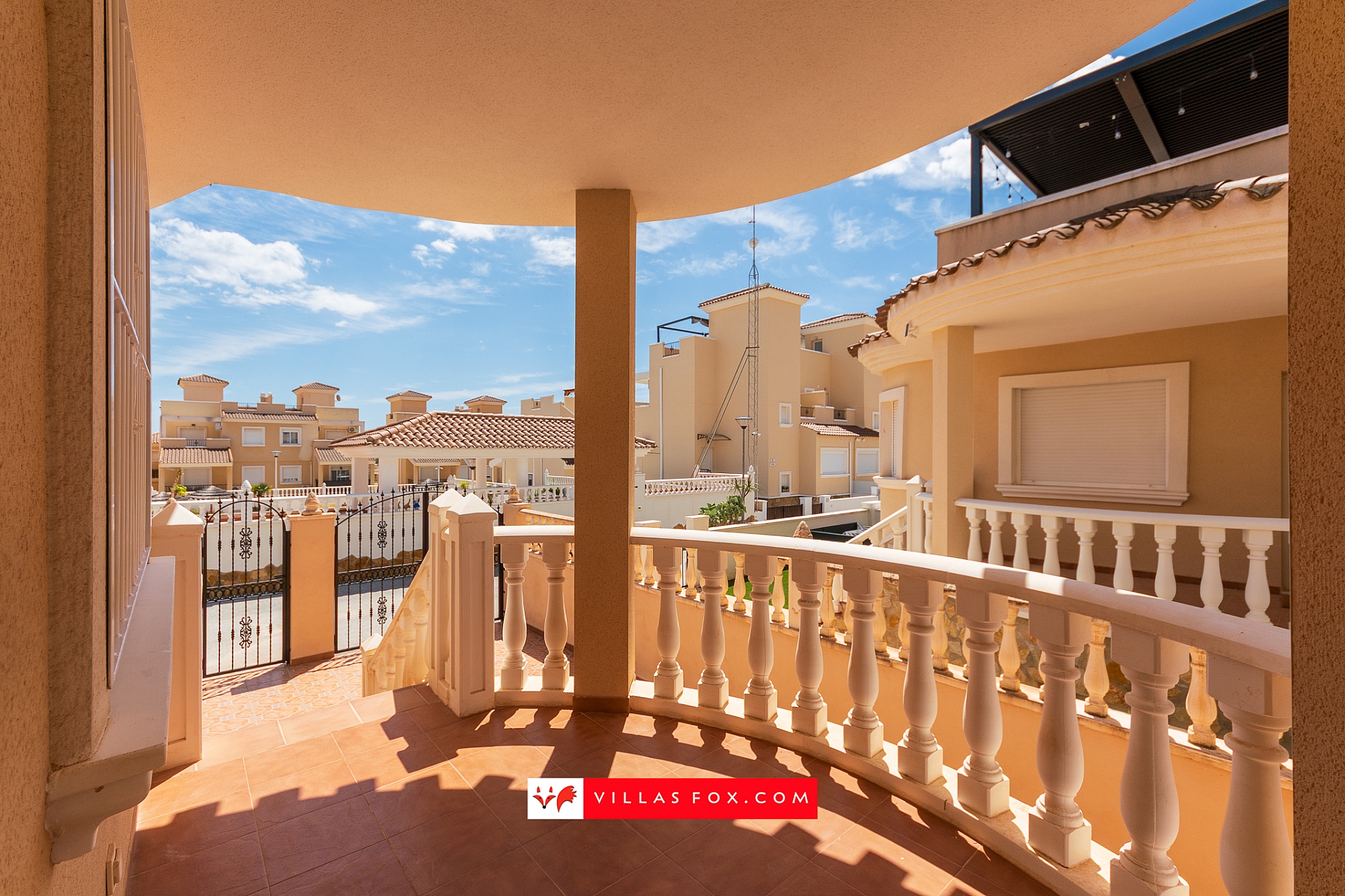 Los Alcores Mirador de San Miguel de Salinas villa for sale-34