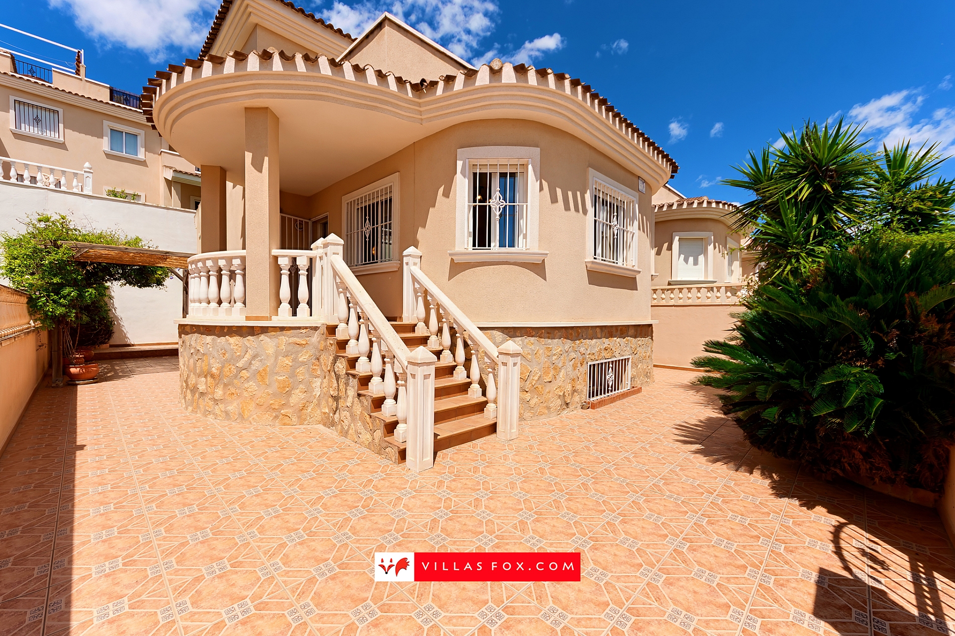Los Alcores Mirador de San Miguel de Salinas villa for sale-38