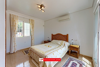 Los Alcores Mirador de San Miguel de Salinas villa for sale-26