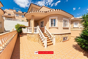 Los Alcores Mirador de San Miguel de Salinas villa for sale-36