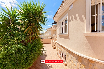 Los Alcores Mirador de San Miguel de Salinas villa for sale-40