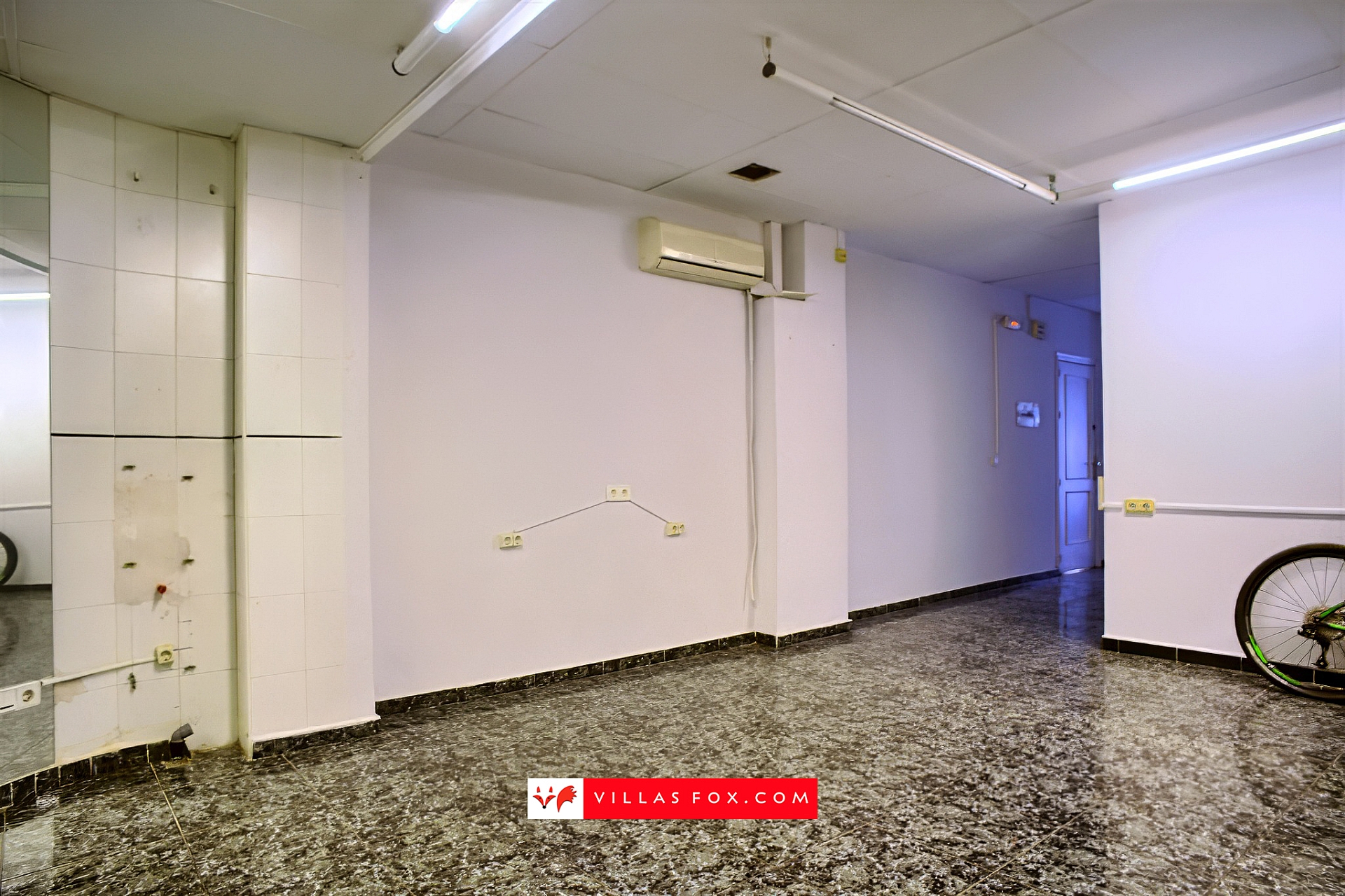 San Miguel de Salinas local shop business premises for sale-9