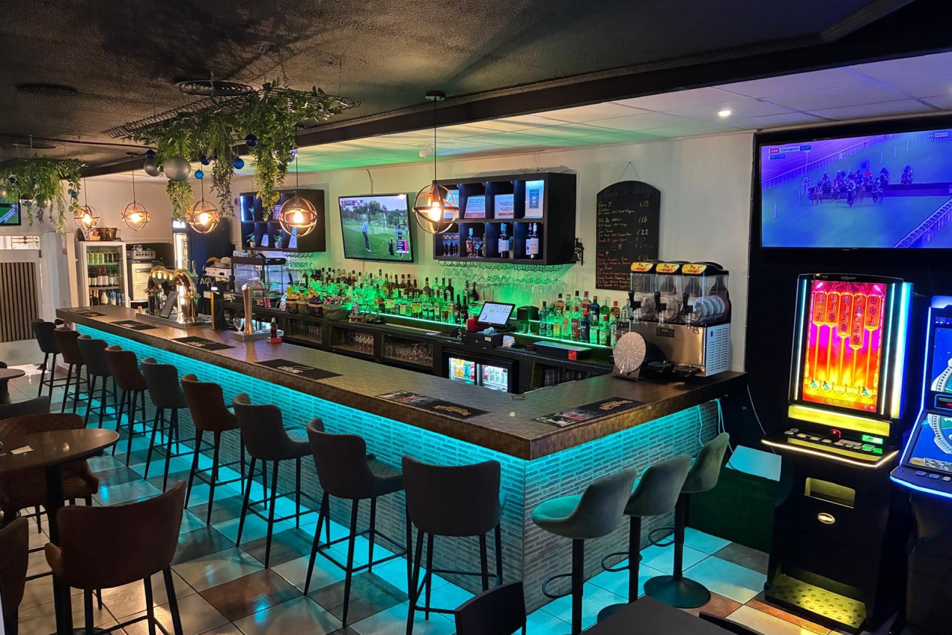 Bar-restaurant- venue traspaso - San Miguel de Salinas - FANTASTIC OPPORTUNITY!