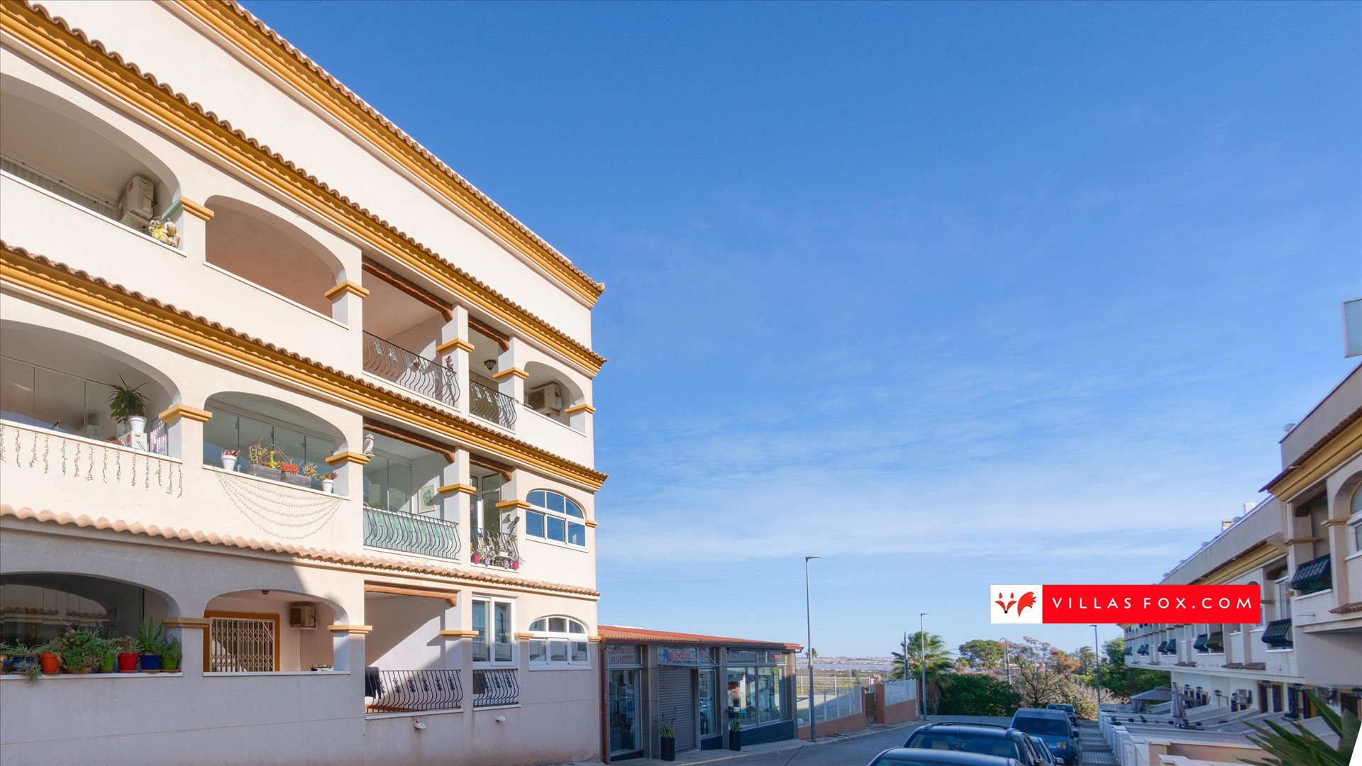 Top-floor 2-bedroom, 2-bathroom apartment, large terrace, garage space, San Miguel de Salinas