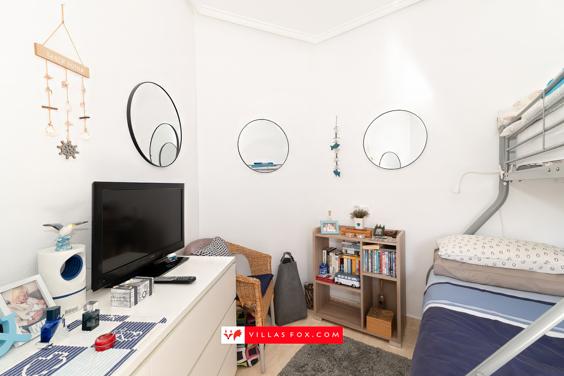 Los Pinos studio apartment, great views, Mirador de San Miguel