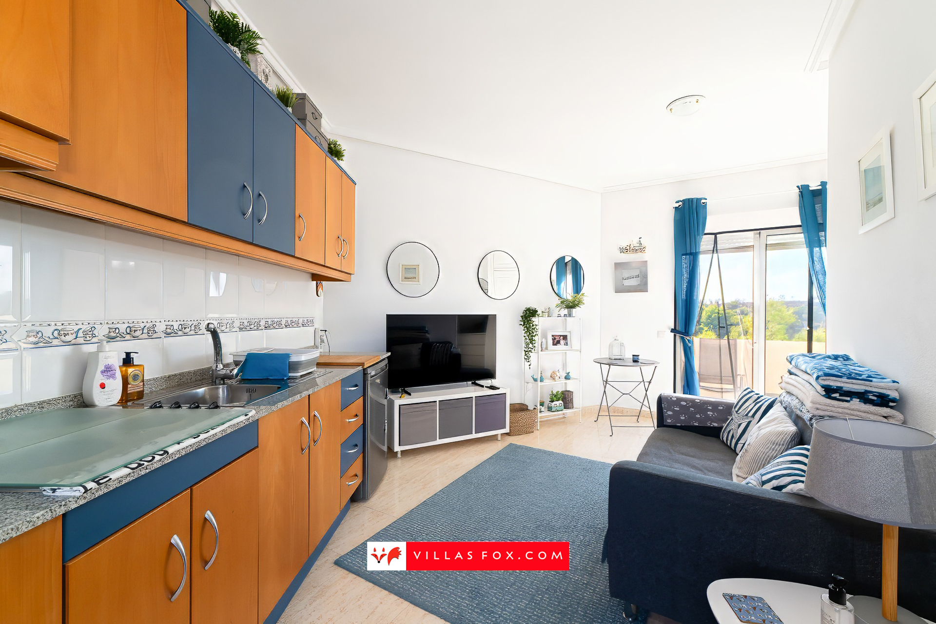 Los Pinos studio apartment, great views, Mirador de San Miguel
