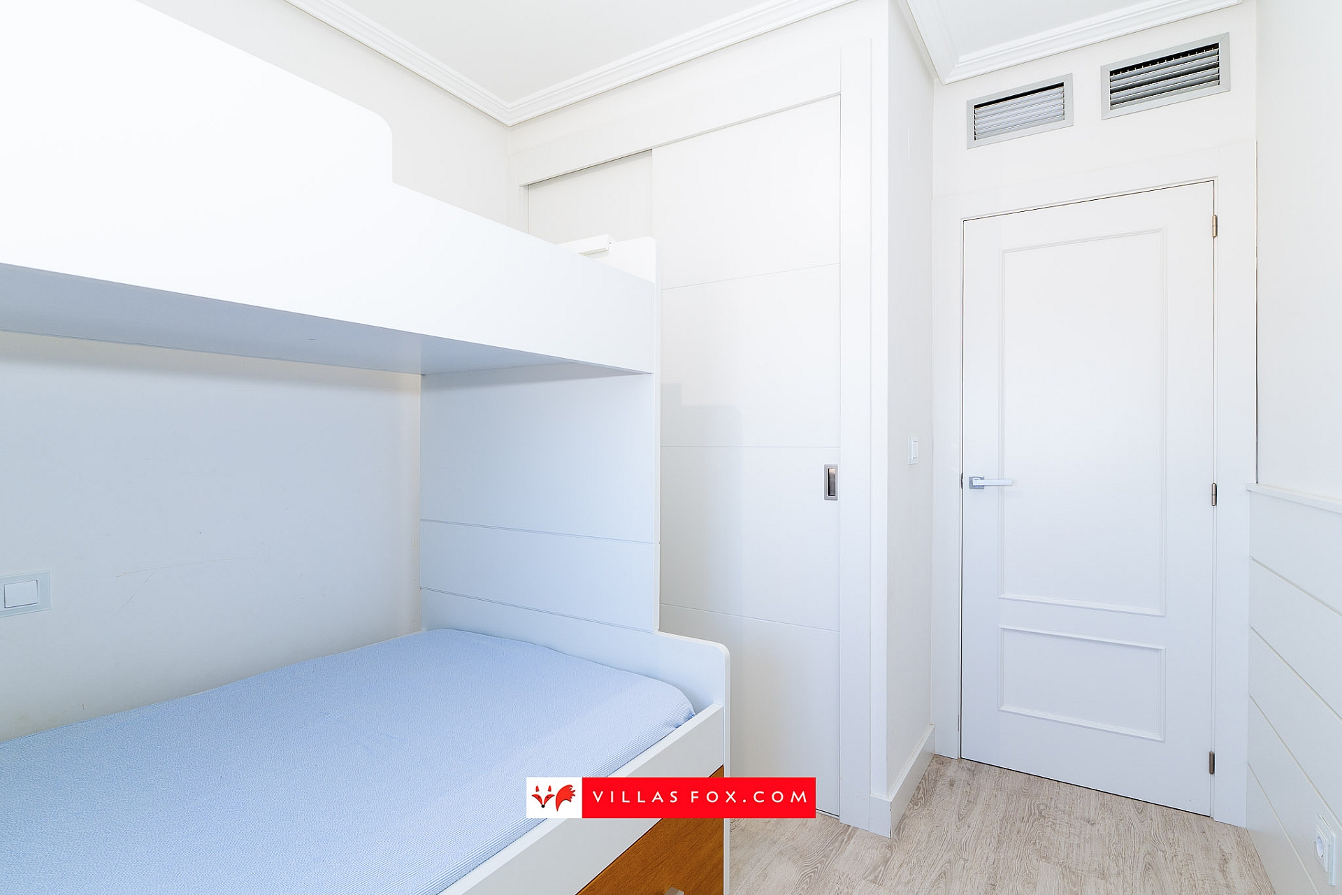 San Miguel de Salinas town centre townhouse for sale-17