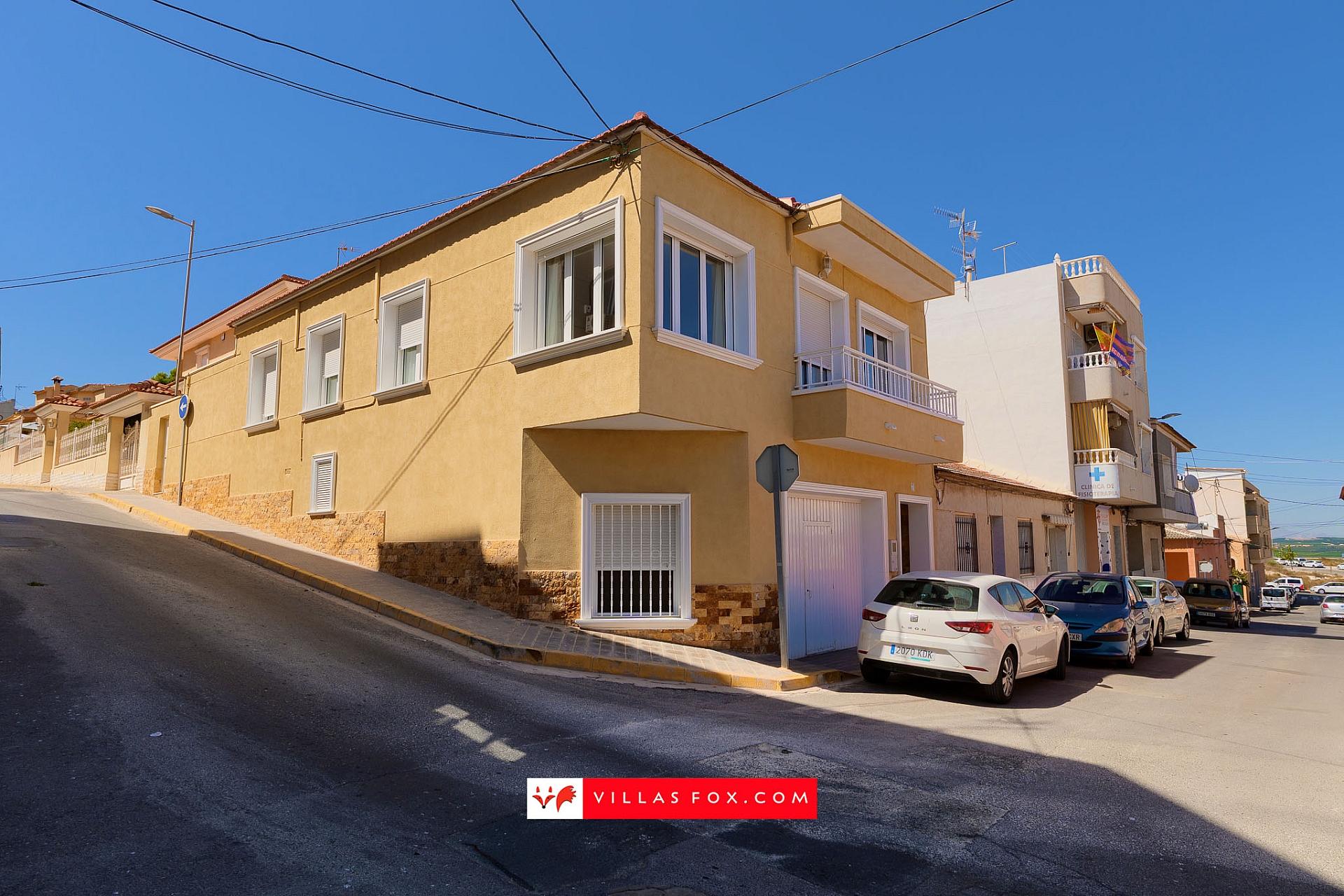 Traditional townhouse with large patio garden and garage, San Miguel de Salinas town centre