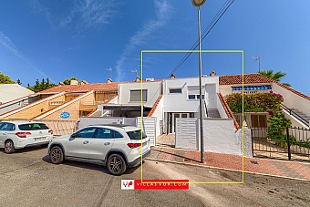 3-bedroom Los Balcones townhouse with gardens, Torrevieja