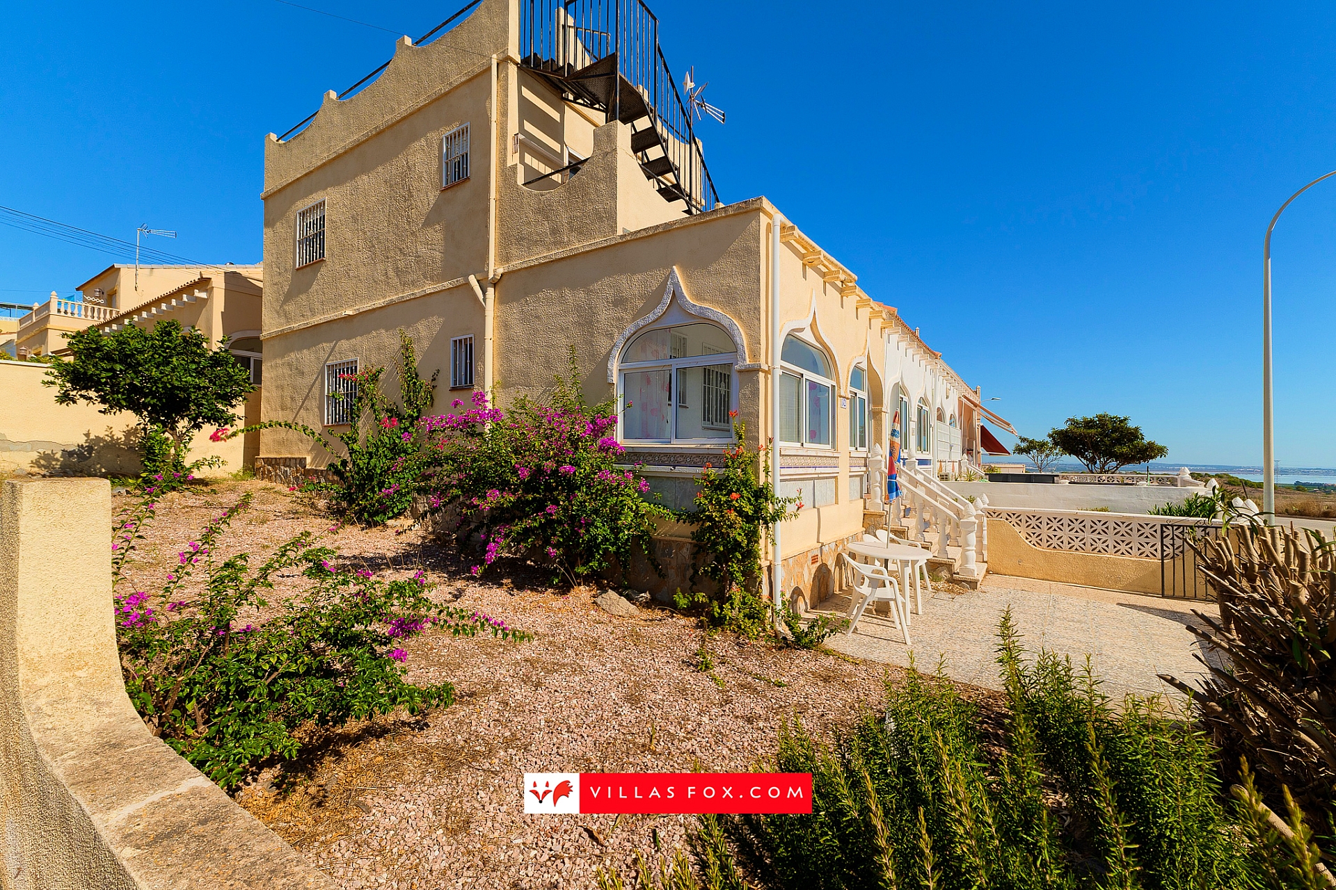 South-facing 3-bedroom corner townhouse with large garden and great views! Balcón de la Costa Blanca, San Miguel de Salinas