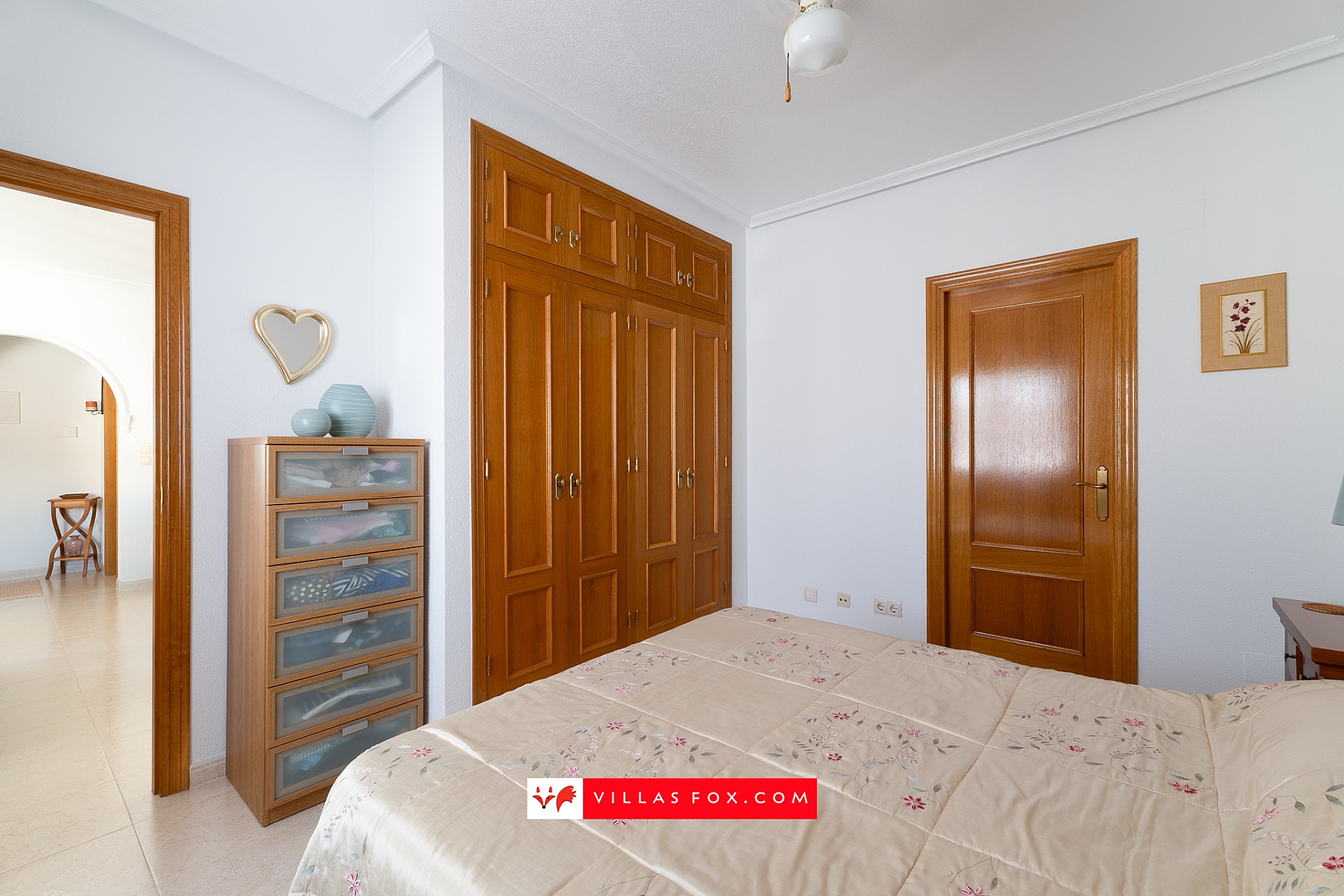 Bigastro detached villa with pool for sale-13