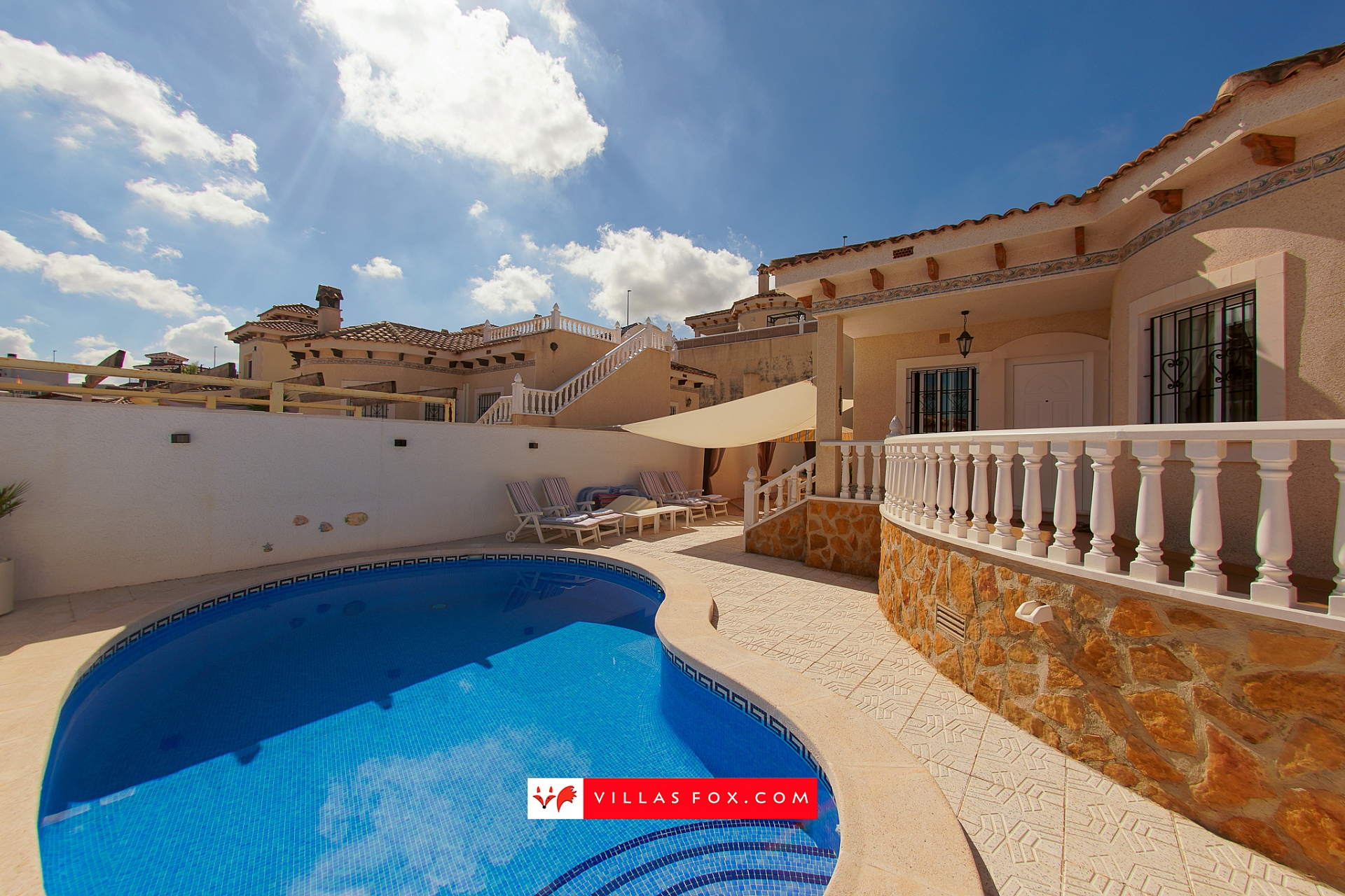 Bigastro detached villa with pool for sale-21