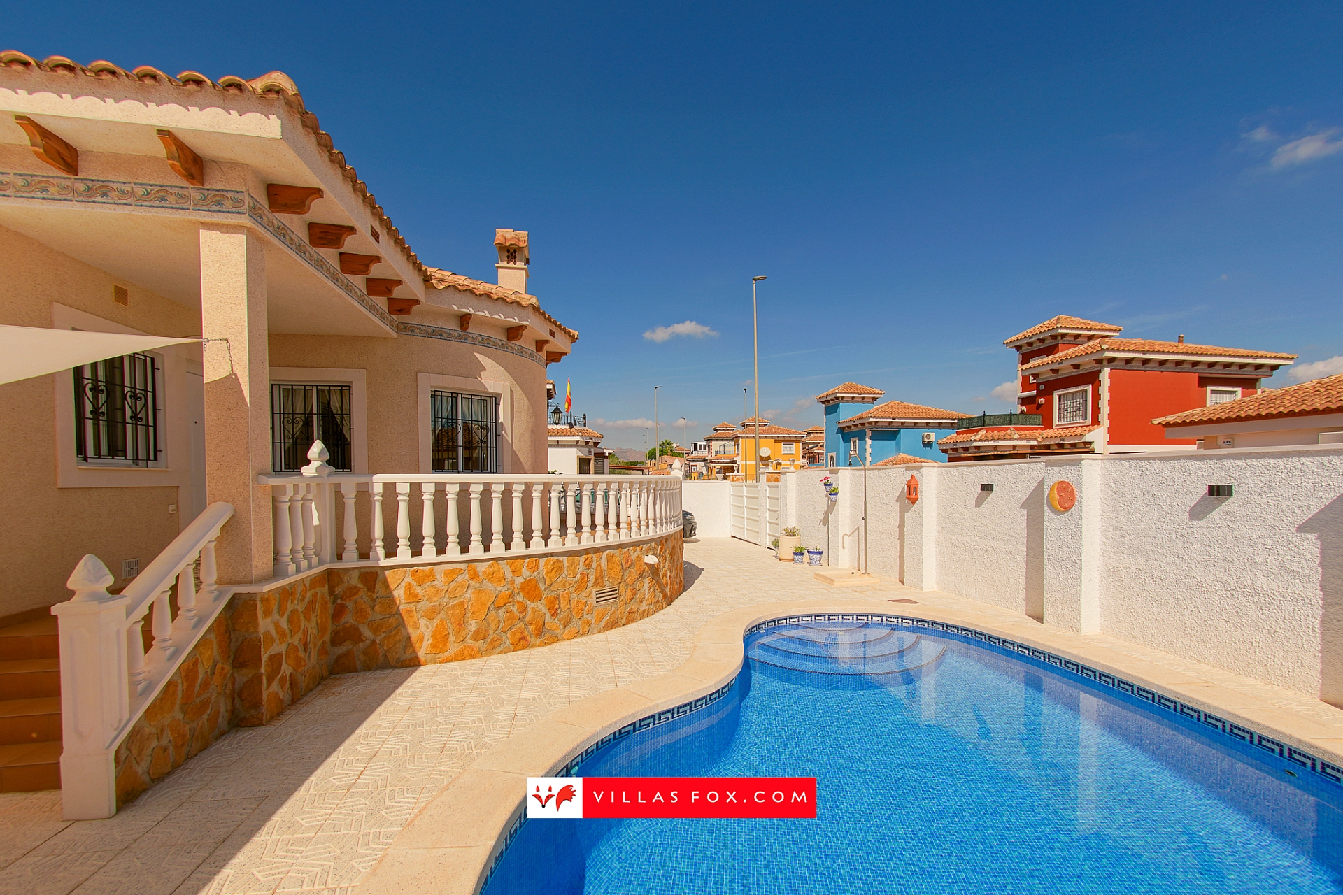 Bigastro detached villa with pool for sale-23