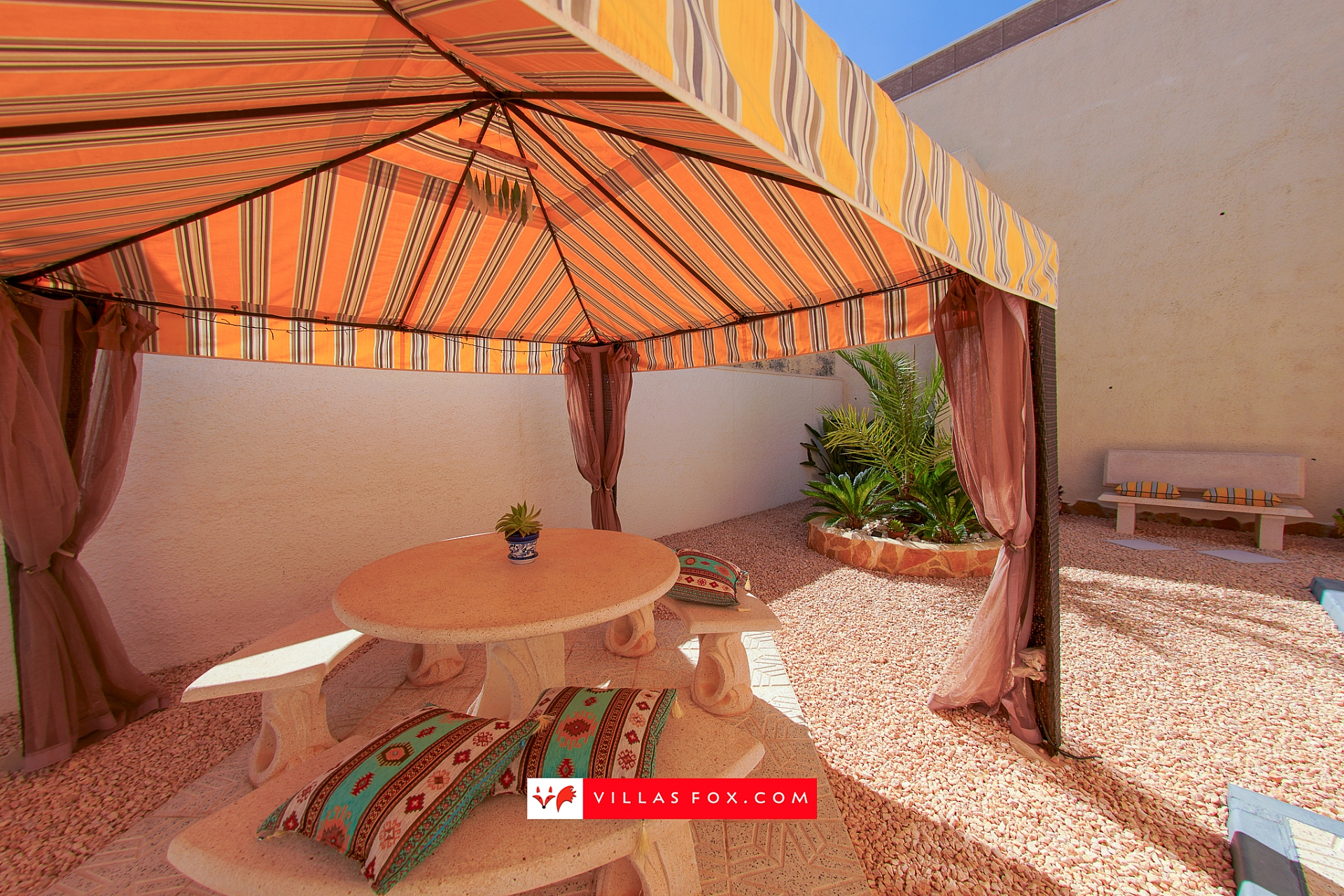Bigastro detached villa with pool for sale-24