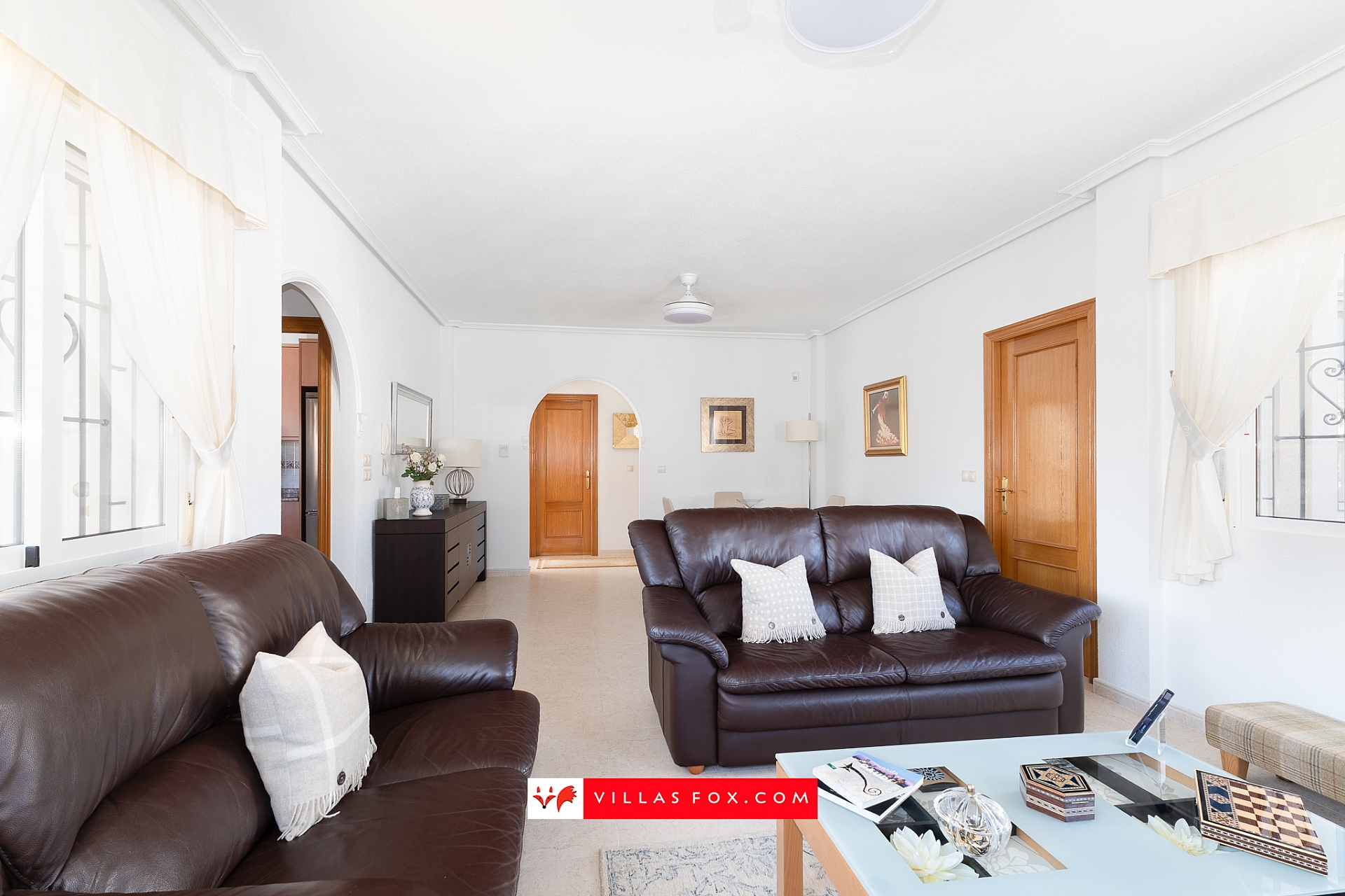 3-bedroom detached luxury villa with pool, views, off-road parking  Bigastro