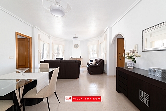 Bigastro detached villa with pool for sale-16