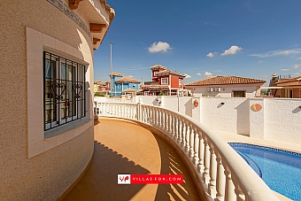 Bigastro detached villa with pool for sale-18