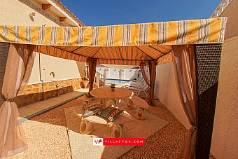 Bigastro detached villa with pool for sale-26