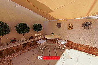 Bigastro detached villa with pool for sale-29
