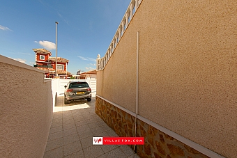 Bigastro detached villa with pool for sale-32