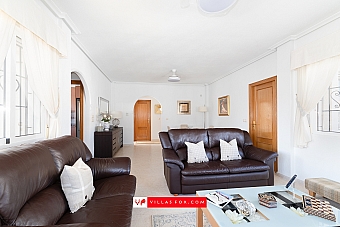 Bigastro detached villa with pool for sale-4