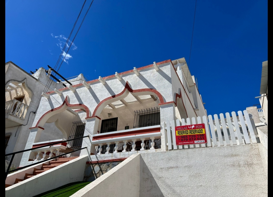RESERVERET! Fritliggende villa med 3 soveværelser og 2 badeværelser, Balcón de la Costa Blanca, San Miguel de Salinas
