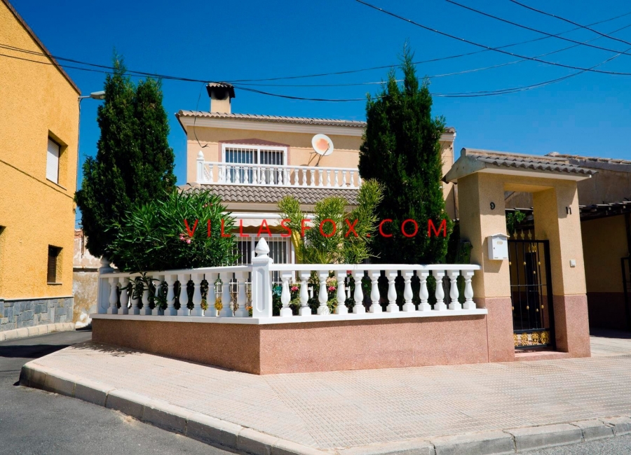 Large 3-bedroom house, San Miguel de Salinas town centre