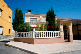 24660, Large 3-bedroom house, San Miguel de Salinas town centre