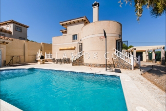 28643, Villasmaría 4-sovrumsvilla med privat pool och fantastisk utsikt!